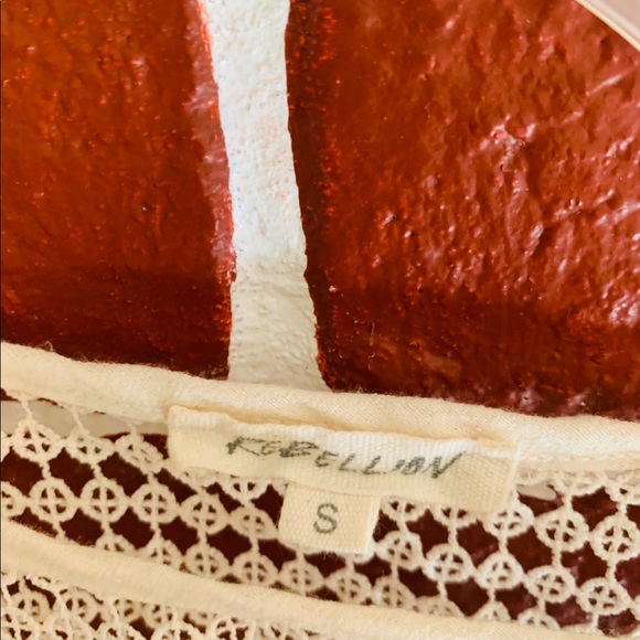 Off white beach shirt - Picture 2 of 3